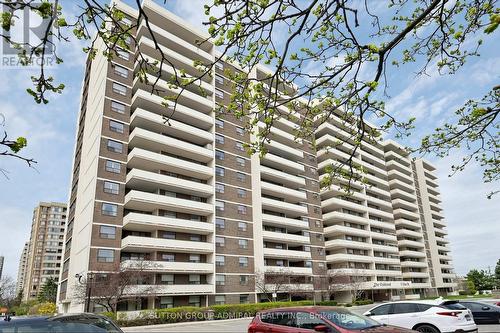 910 - 3 LISA STREET  Brampton, ON L6T 4A2
