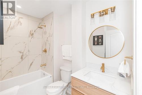 297 Britannia Avenue, Hamilton, ON - Indoor Photo Showing Bathroom