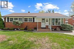 3570 ROXBOROUGH BOULEVARD Windsor, ON N9E 3A2