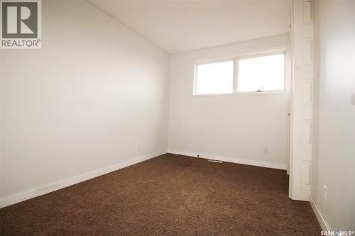 504 3Rd Avenue E, Frontier, SK - Indoor Photo Showing Other Room