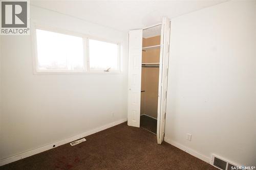 504 3Rd Avenue E, Frontier, SK - Indoor Photo Showing Other Room