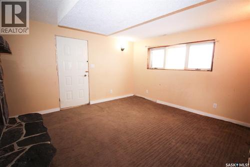 504 3Rd Avenue E, Frontier, SK - Indoor Photo Showing Other Room