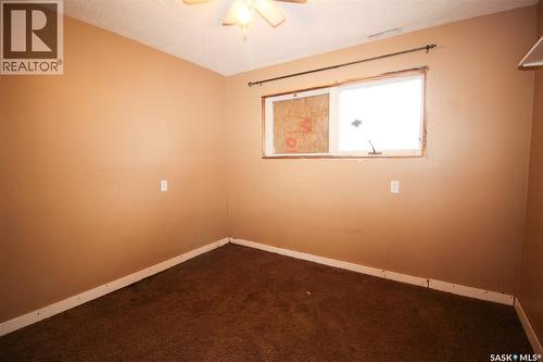 504 3Rd Avenue E, Frontier, SK - Indoor Photo Showing Other Room