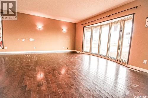 504 3Rd Avenue E, Frontier, SK - Indoor Photo Showing Other Room