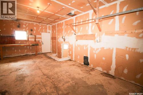 504 3Rd Avenue E, Frontier, SK - Indoor