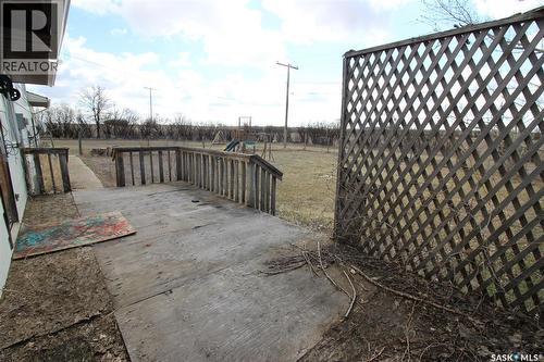 504 3Rd Avenue E, Frontier, SK - Outdoor