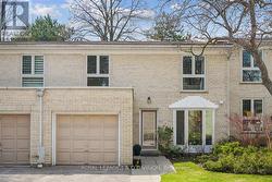 8 CRIMSON MILLWAY Toronto, ON M2L 1T6