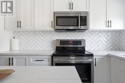 123 East Avenue N, Hamilton, ON - Indoor Photo Showing Kitchen With Upgraded Kitchen