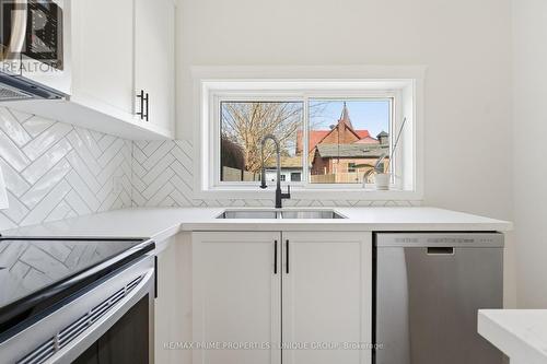 123 East Avenue N, Hamilton, ON - Indoor Photo Showing Kitchen With Double Sink