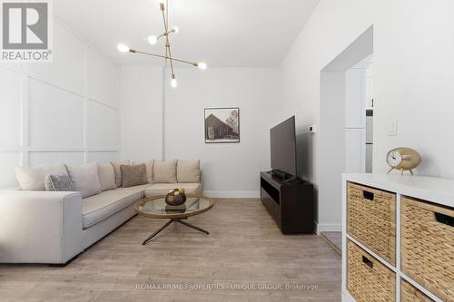 123 East Avenue N, Hamilton, ON - Indoor