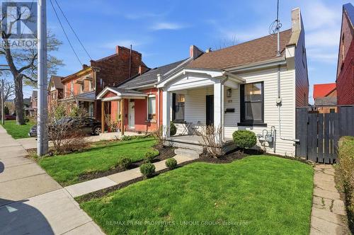 123 East Avenue N, Hamilton, ON - Outdoor With Facade