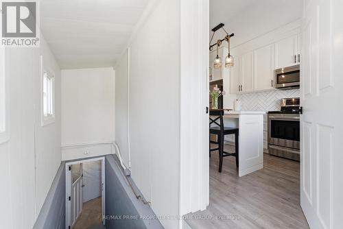 123 East Avenue N, Hamilton, ON - Indoor Photo Showing Kitchen
