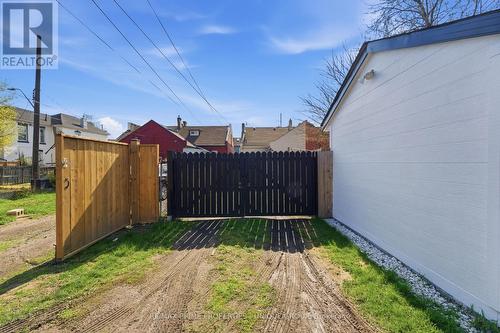 123 East Avenue N, Hamilton, ON - Outdoor With Exterior