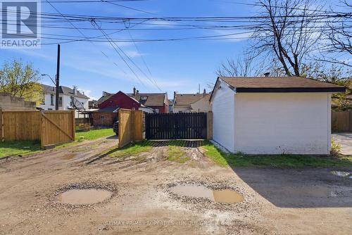 123 East Avenue N, Hamilton, ON - Outdoor