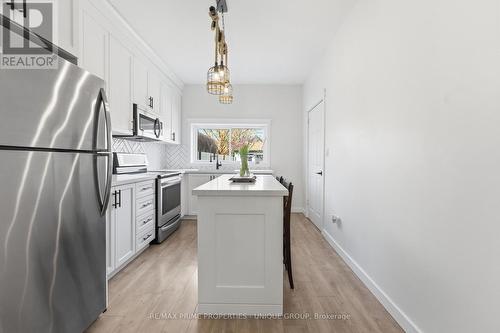123 East Avenue N, Hamilton, ON - Indoor Photo Showing Kitchen