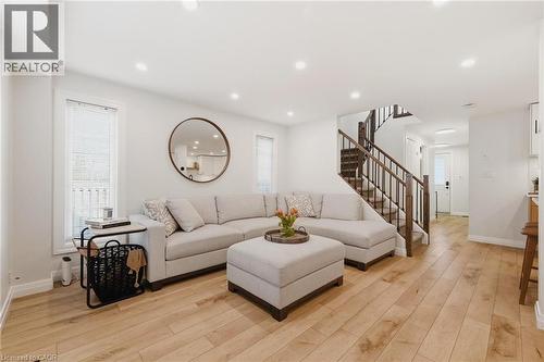 218 Prosperity Drive, Kitchener, ON - Indoor Photo Showing Living Room