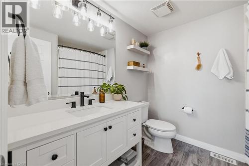 218 Prosperity Drive, Kitchener, ON - Indoor Photo Showing Bathroom