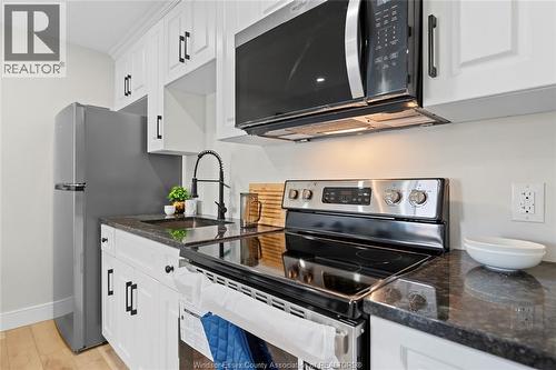 1663 Drouillard Road, Windsor, ON - Indoor Photo Showing Kitchen