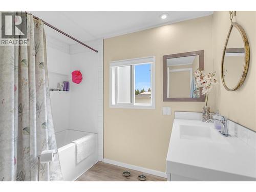 Newly updated bathroom. - 12022 Pretty Road Unit# 16, Lake Country, BC 