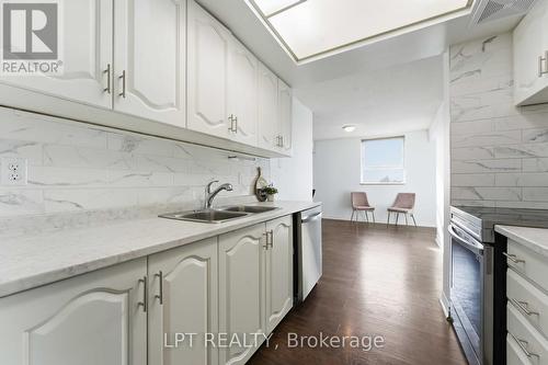 314 - 555 Brittany Drive, Ottawa, ON - Indoor Photo Showing Kitchen With Double Sink