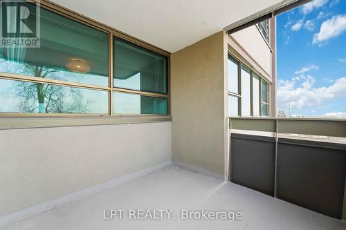 314 - 555 Brittany Drive, Ottawa, ON -  With Exterior