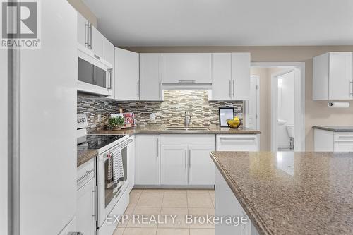 4875 John Street, Lincoln (Beamsville), ON - Indoor Photo Showing Kitchen