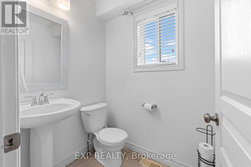 4875 John Street, Lincoln (Beamsville), ON - Indoor Photo Showing Bathroom