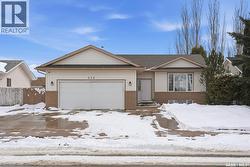 222 Hunt ROAD  Saskatoon, SK S7L 7A2