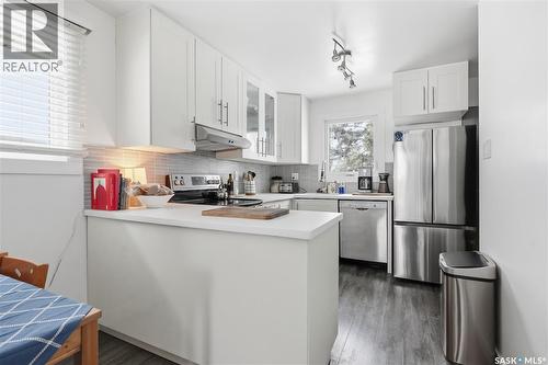 166 Magee Crescent, Regina, SK - Indoor Photo Showing Kitchen With Stainless Steel Kitchen