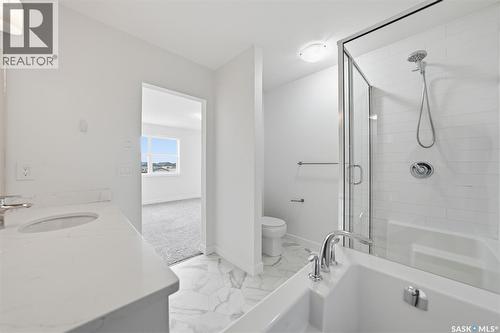 830 Kensington Boulevard, Saskatoon, SK - Indoor Photo Showing Bathroom