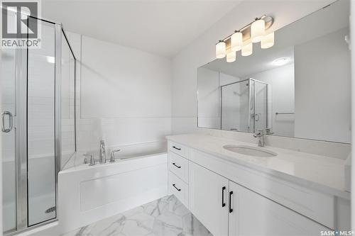 830 Kensington Boulevard, Saskatoon, SK - Indoor Photo Showing Bathroom