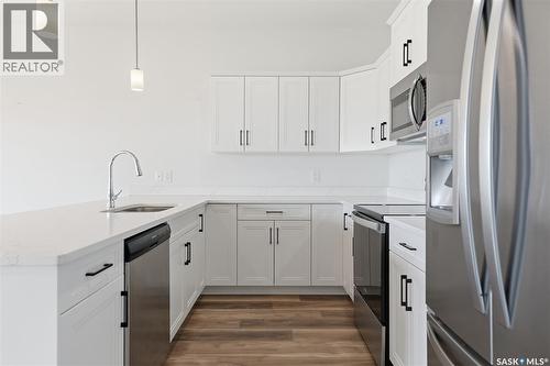 830 Kensington Boulevard, Saskatoon, SK - Indoor Photo Showing Kitchen With Upgraded Kitchen