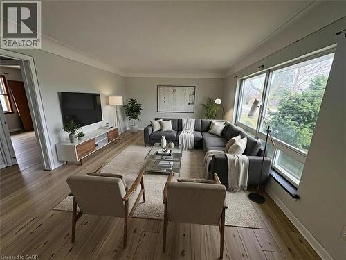 66 Grenadier Drive, Hamilton, ON - Indoor Photo Showing Living Room