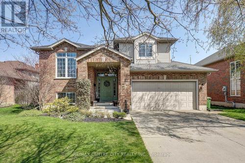 3 STEEPLECHASE COURT  St. Thomas, ON N5R 6H4