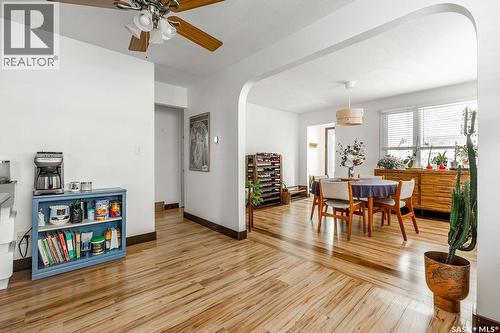 612 M Avenue S, Saskatoon, SK - Indoor Photo Showing Dining Room