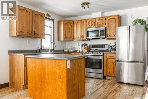 612 M Avenue S, Saskatoon, SK - Indoor Photo Showing Kitchen