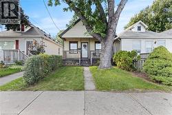 25 MCKINSTRY Street  Hamilton, ON L8L 6C2