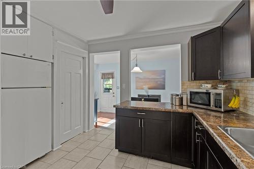 25 Mckinstry Street, Hamilton, ON - Indoor Photo Showing Kitchen