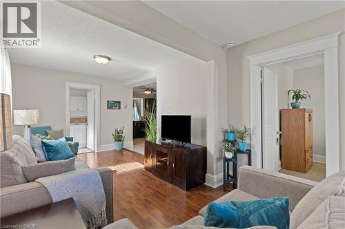 25 Mckinstry Street, Hamilton, ON - Indoor Photo Showing Living Room