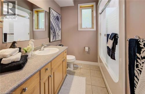 Lower unit - 2 Smetana Drive, Kitchener, ON - Indoor Photo Showing Bathroom