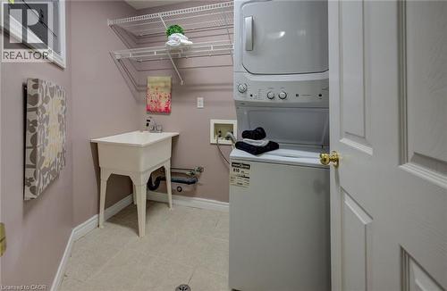 Lower unit - 2 Smetana Drive, Kitchener, ON - Indoor Photo Showing Laundry Room