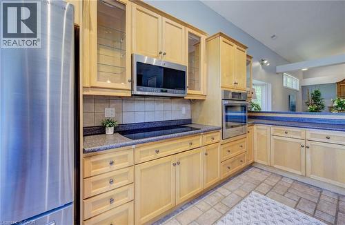 Upper unit - 2 Smetana Drive, Kitchener, ON - Indoor Photo Showing Kitchen