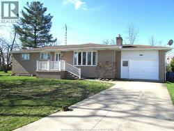 8 Frances COURT Essex, ON N8M 2V5