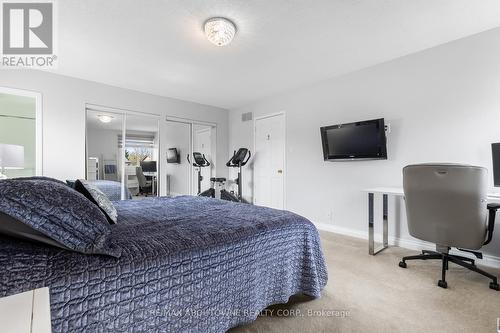 2474 Cavendish Drive, Burlington, ON - Indoor Photo Showing Bedroom