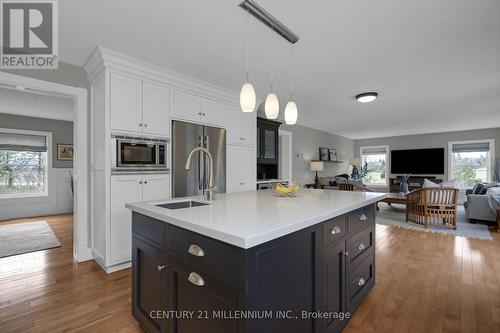 Quartz Countertops - 9610 Sideroad 5 Side Road, Erin, ON - Indoor Photo Showing Other Room