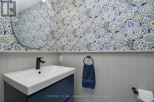 2 PIece Bathroom - 9610 Sideroad 5 Side Road, Erin, ON - Indoor Photo Showing Bathroom