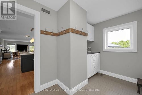 Mudroom with access to garage - 9610 Sideroad 5 Side Road, Erin, ON - Indoor