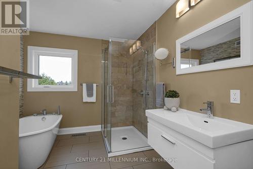 4 PIece Main Bathroom - 9610 Sideroad 5 Side Road, Erin, ON - Indoor Photo Showing Bathroom