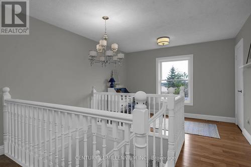 Reading Nook - 9610 Sideroad 5 Side Road, Erin, ON - Indoor Photo Showing Dining Room