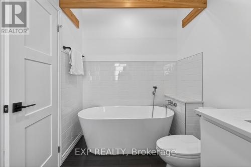 37008 Third Line, Southwold, ON - Indoor Photo Showing Bathroom